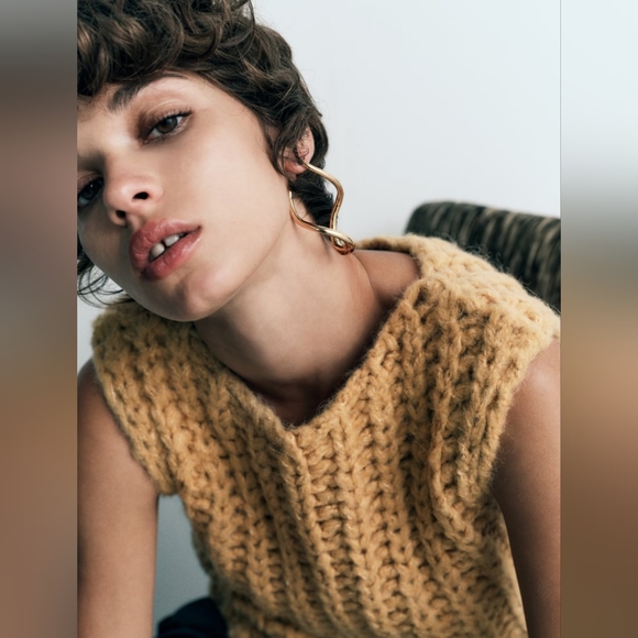 Chunky Knitted Cropped Mustard Wool Blend Sweater By Zara - Picture 3 of 12